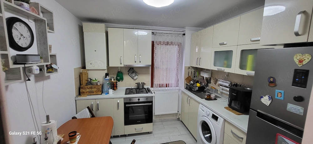 Proprietar Vand apartament 2 camere 55mp plus Garaj 20mp 