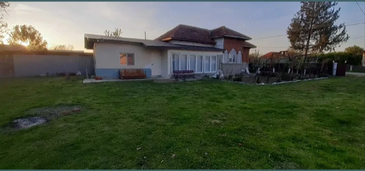 Casa de vanzare cu teren in Leordeni -Moara Mocanului- Arges