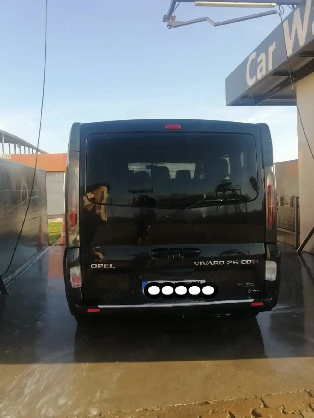 Opel vivaro 2.5 an 2005
