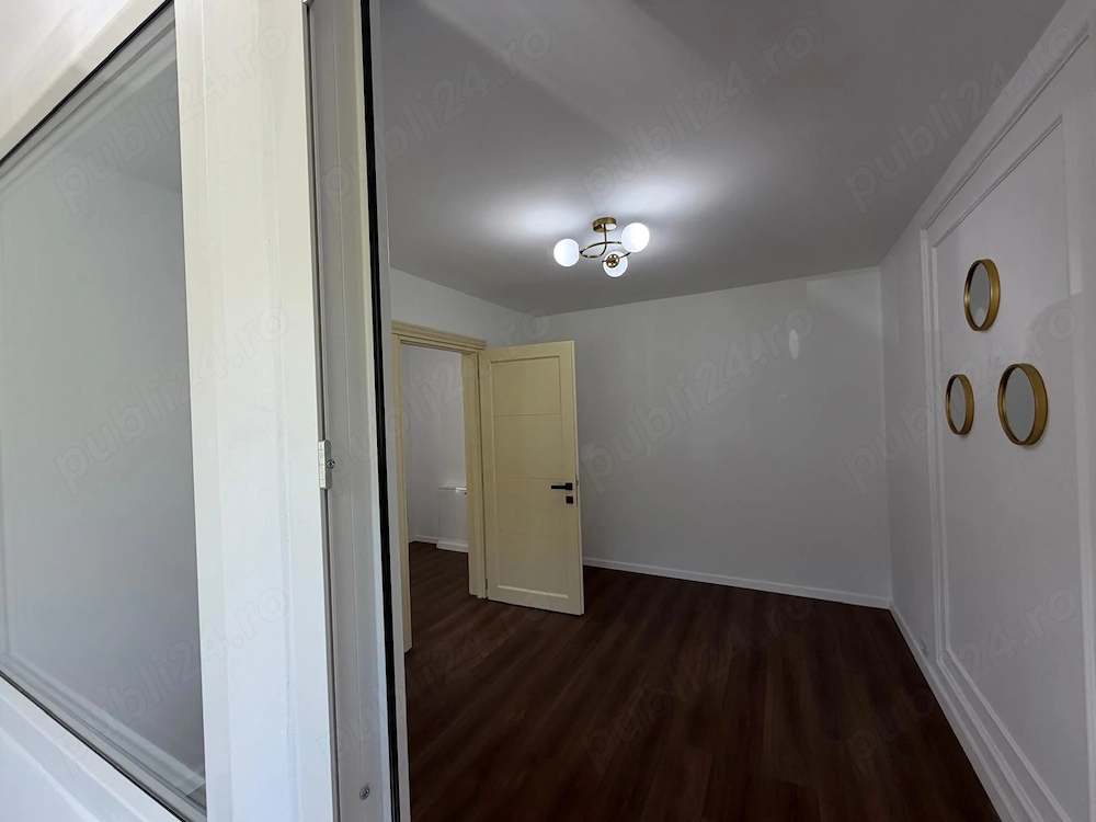Vand apartament decomandat