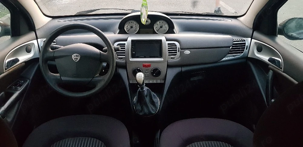 vand lancia ypsilon 1.2 8v 2009 acte valabile