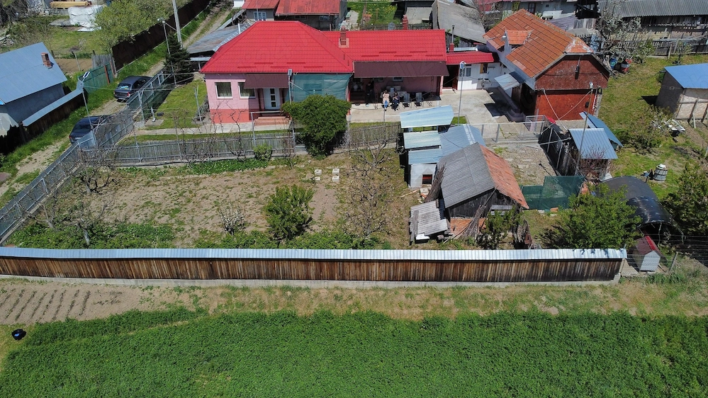 Casă 3 camere cu anexe și teren de 4.381 mp