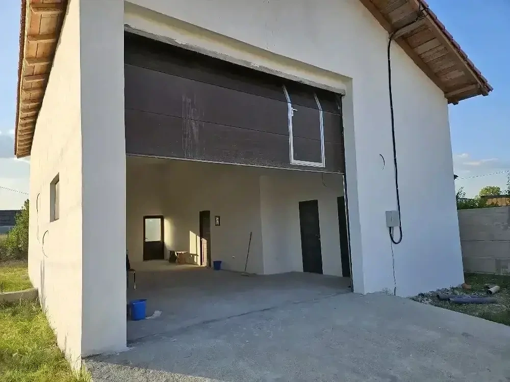 Inchiriez Spatiul Industrial ,Servis sediu firma +500m2 curte securizata .Zona Aeroport Severin 