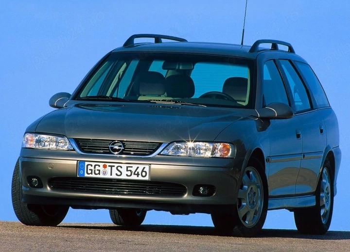 Dezmembrez Opel Vectra B 1.9 