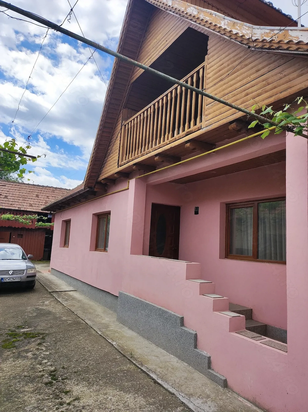 Vând casă cu teren si livadă!