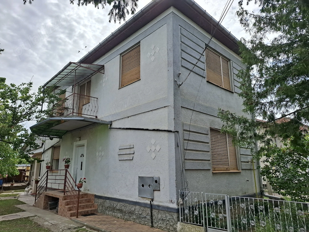 Casa de vanzare zona piata de vechituri