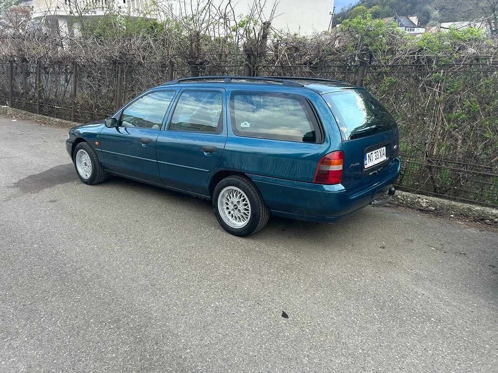 Ford Mondeo 1993 vehicul istoric