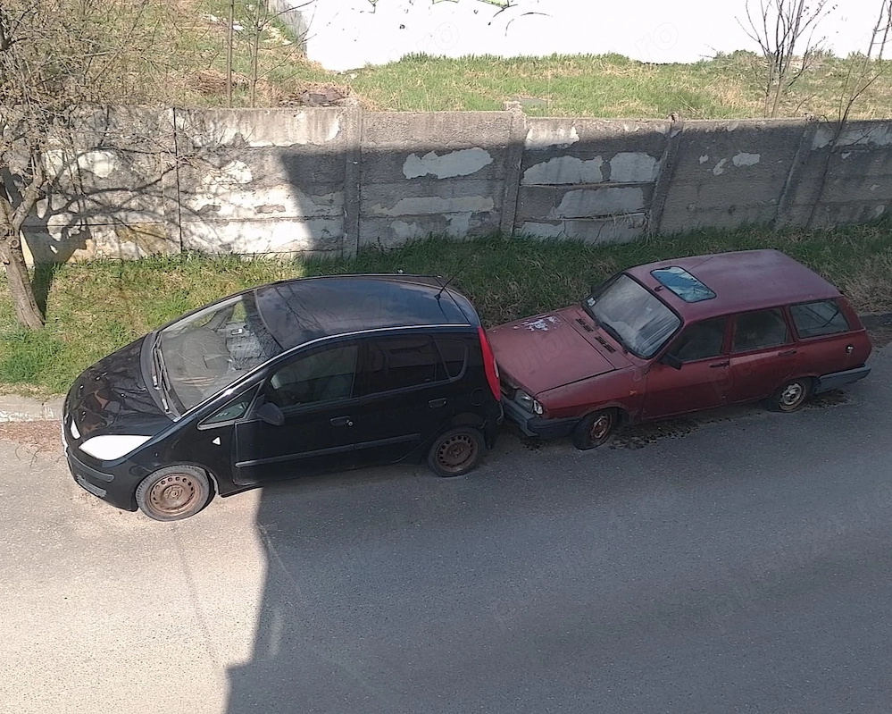 Vand Dacia 1310 Break 1998 si Mitsubishi Colt 2004