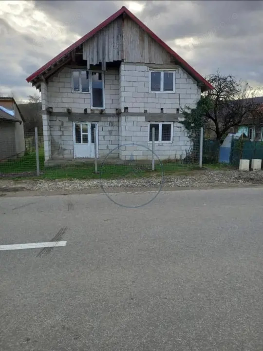  Casă de vânzare – la 15 km de Bistrița