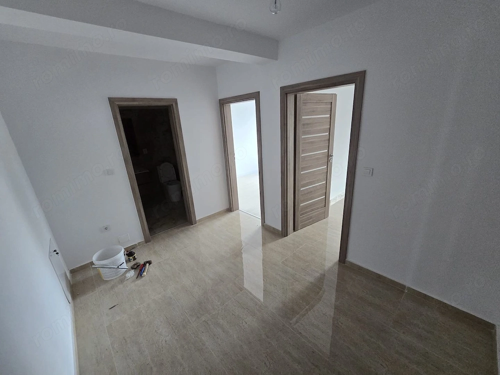 Bucatarie inchisa. Decomandat. Cu CF la zi, disponibil imediat