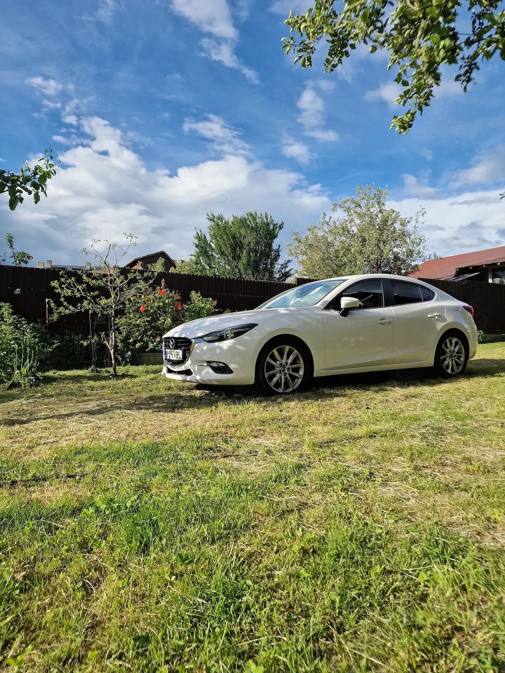 Mazda3 Revolution 2.0 Skyactiv-G 120 CP | Keyless Entry GO | Full LED | Înmatriculată, Origine RO