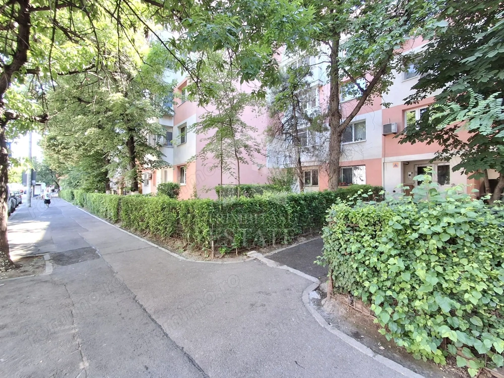 Garsonieră de închiriat zona  Teiul Doamnei