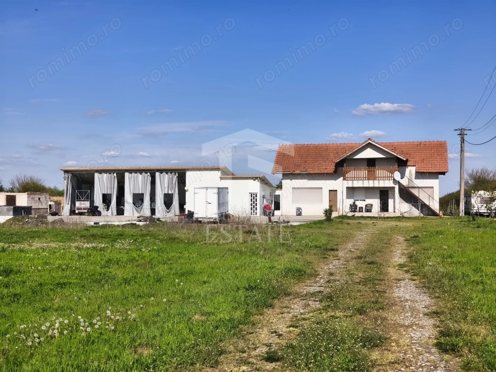 Casa cu 4 camere cu teren de 14,340 mp + platforma de beton cu hala