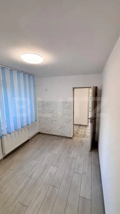 Apartament 3 camere, 48 mp, renovat complet - zona Dambu Pietros
