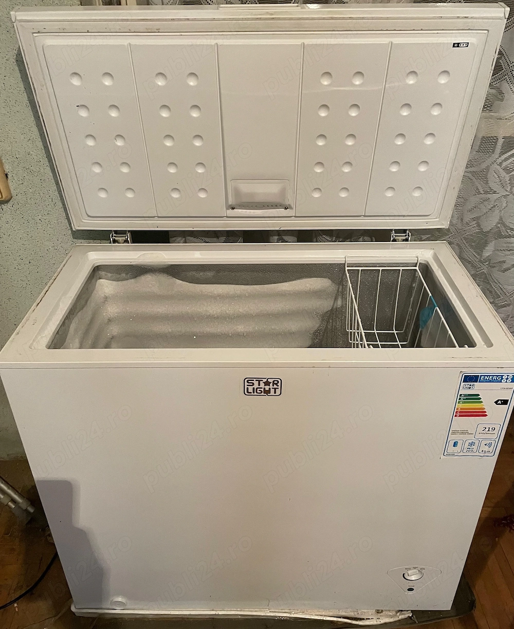 Vând Lada frigorifica Star-Light CFM-203AP, 203 l, Clasa F (A+), Alb, 203 L, 41 dB