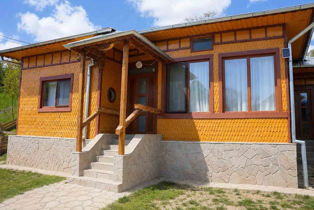 Casă de vânzare!!