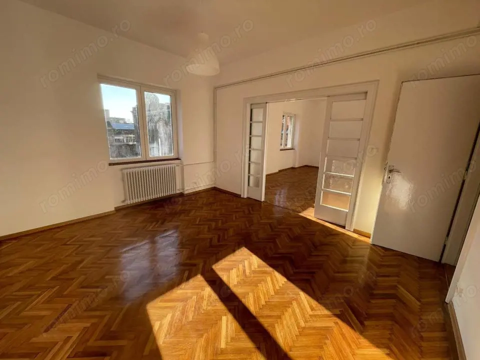 Apartament 4 camere în Piața Unirii | Clădire istorică | Str. Flor
