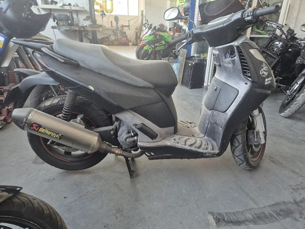 scuter aprilia sport city 125