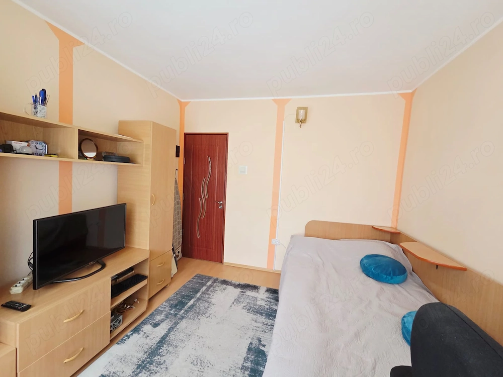 Apartament cu doua camere Micro 21 etaj intermediar CT Ac mobilat