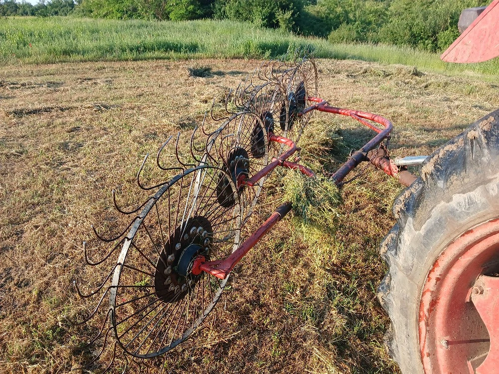 vând grebla cu 5 sori in IL Caragiale , Dâmbovița 