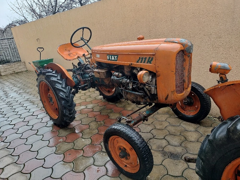 Tractor fiat 211