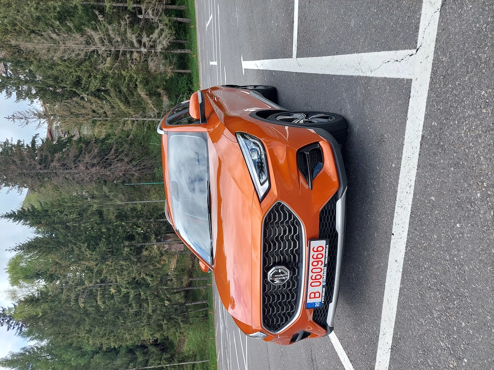 Vand Mg Zs an 2024 benzina 10900 km pilot automat camera marsalier
