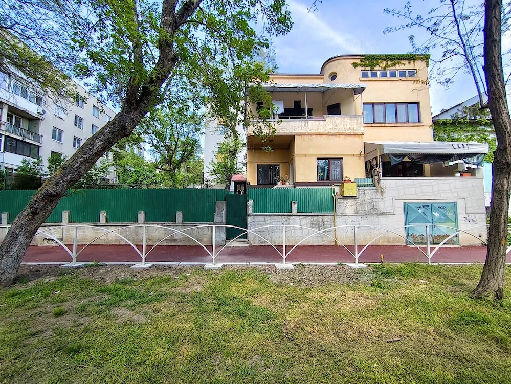 Vilă de Lux Unicat in Calarasi  Poziție Exclusivă în Parcul Central,malul Borcei