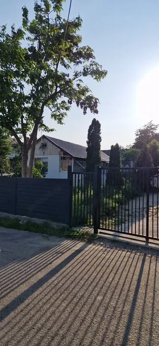 Vând 13,5 ari teren Plopeni-Suceava
