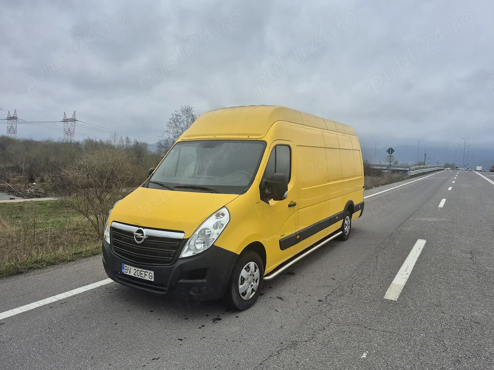 Opel movano  spate