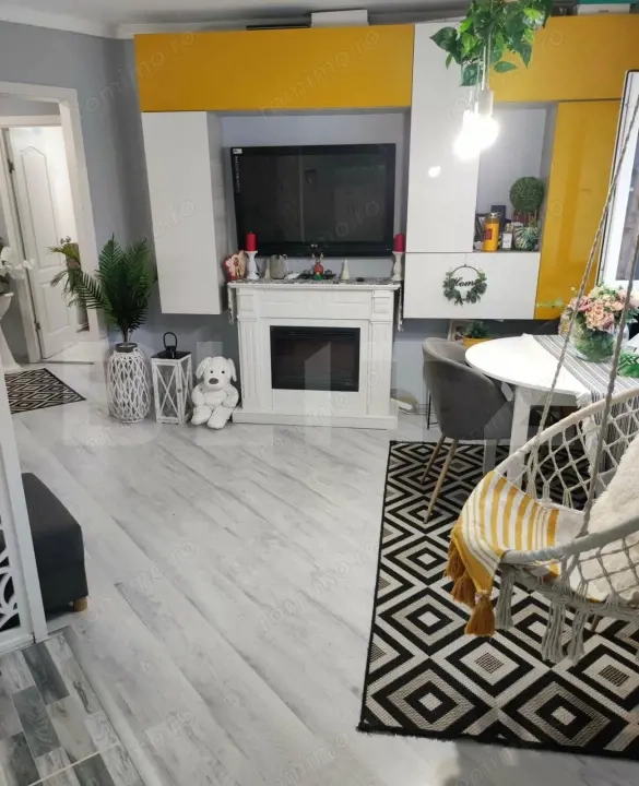 Apartament 2 camere, complet mobilat și utilat, balcon, renovat - Simeria