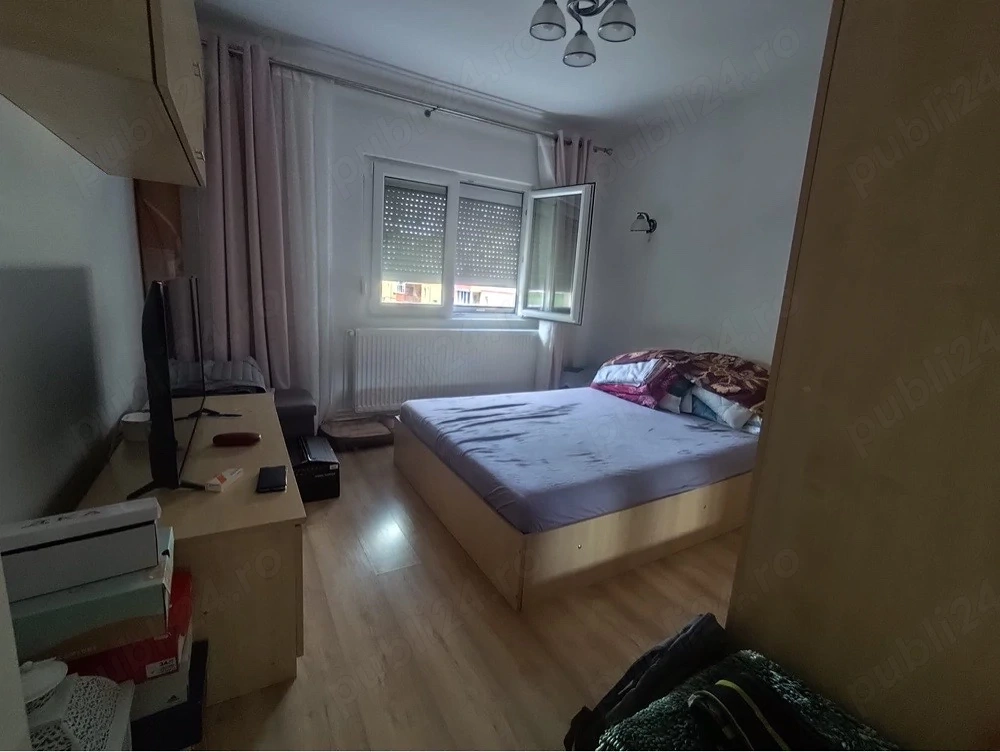Vand apartament 2 camere cf.1 decomandat