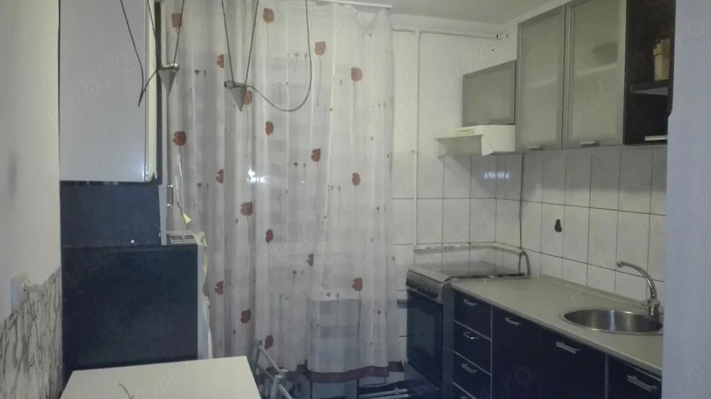 Apartament cu 2 camere semidecomandat-amenajat-mobilat-utilat-etaj3-zona Gojdu Deva