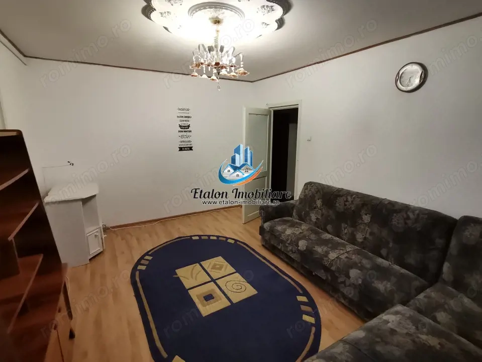 Apartament 2 camere, semidecomandat, etaj 4, Dacia