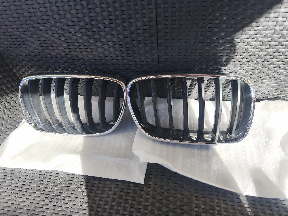 Grila originala BMW X3 F25 