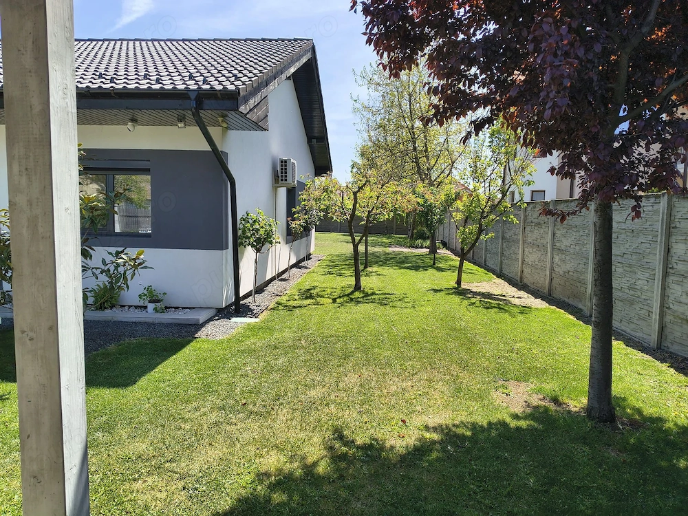 Oază de confort și eleganță în Săcălaz   Proprietate cu piscină, curte generoasă și toate facilități
