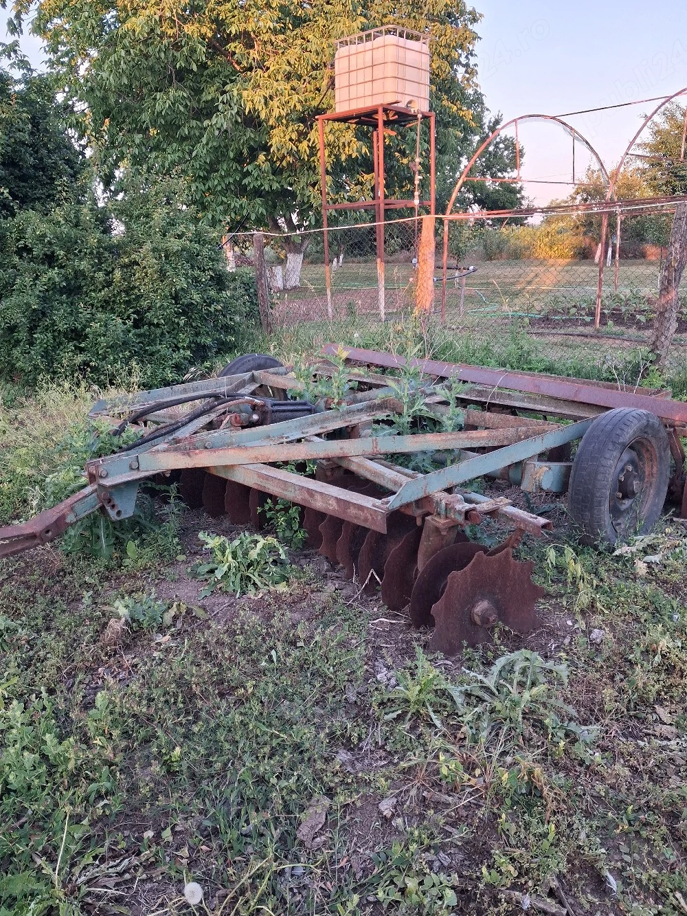 vand toate utilajele (2000 euro ) toate