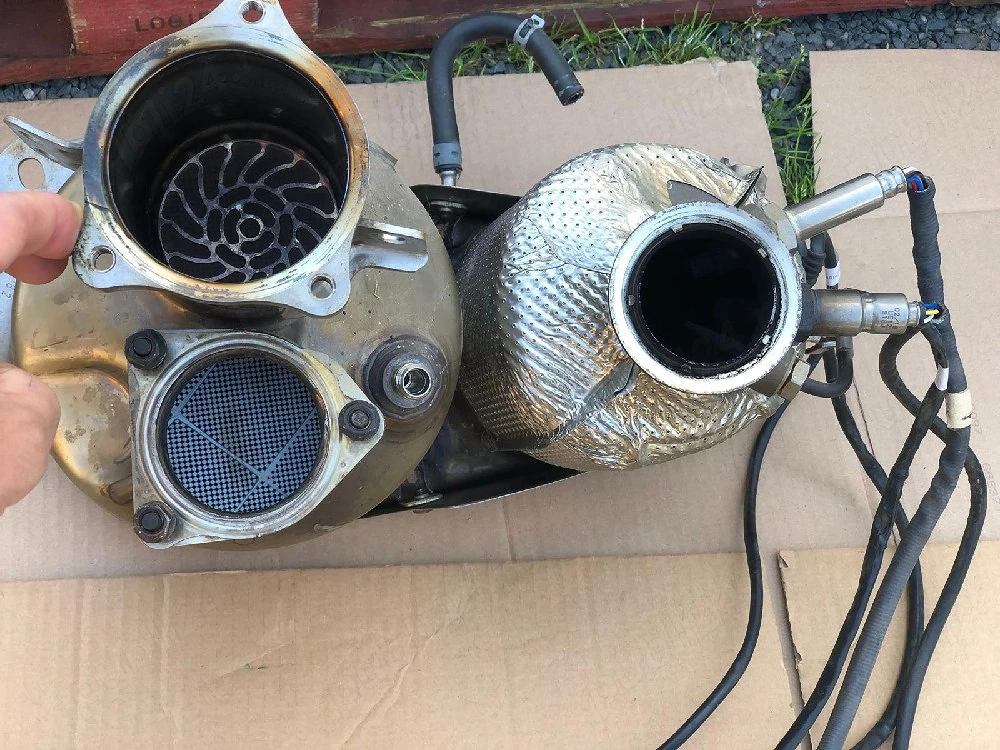 Filtru de particule diesel cu catalizator integrat 