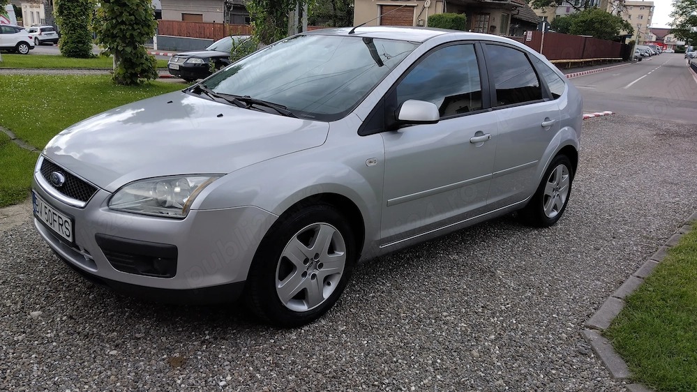 FORD FOCUS 1.6 benzina, 101 cp, 2006, euro 4, GPL,hatchback 5 usi, KEYLESS GO-ENTRY,roti iarna+vara