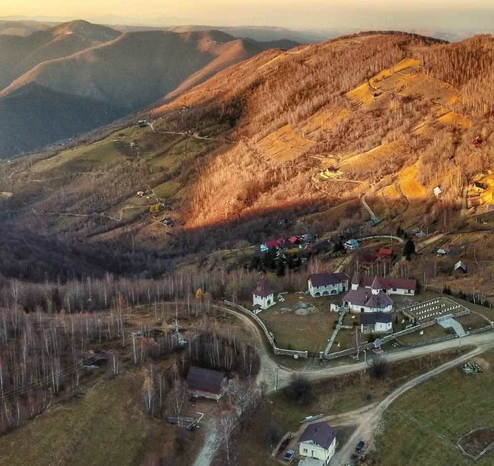 Teren 15.000 mp muntele rece