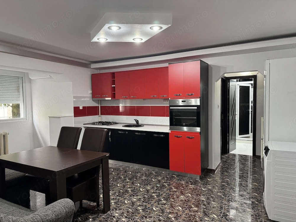 2 cam, 53 mp, parter, renovat, cu spatiu suplim. depozitare-25 mp, Al. Rozelor