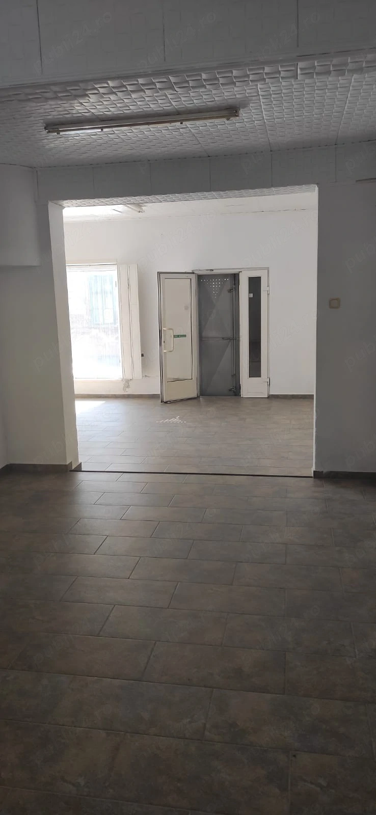 spatiu comercial