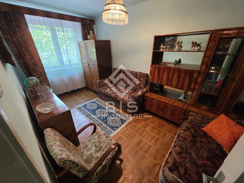 Apartament 3  camere decomandat ETAJ 1