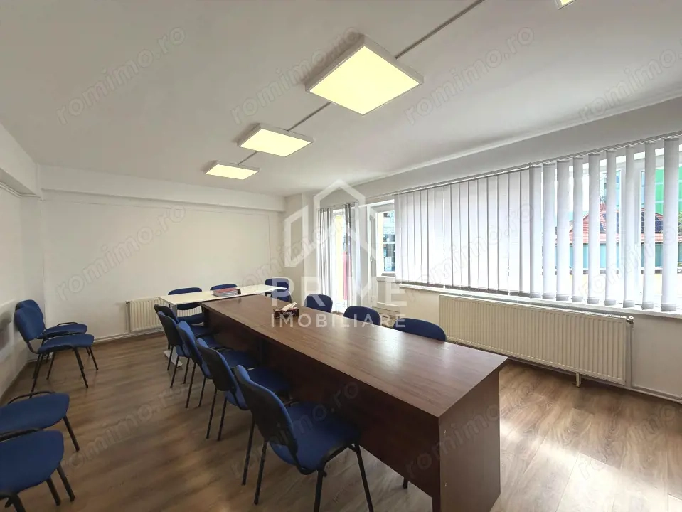 Ultracentral - Cladire cu birouri de inchiriat, 11 incaperi P+2+M