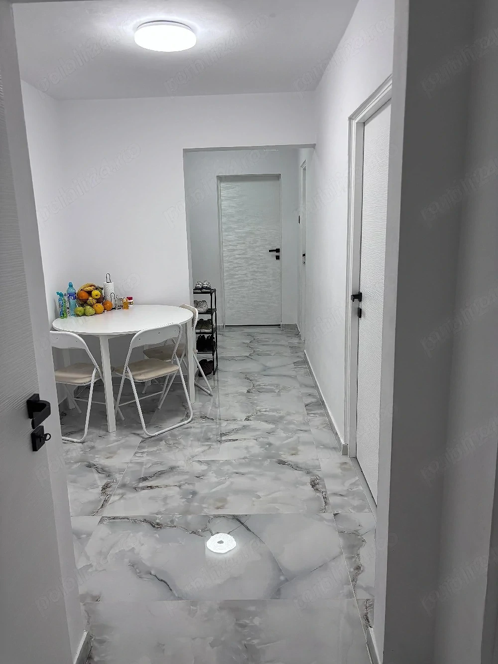 Apartament Lux 3 Camere Decomandat 2 Bai  Boxa Centrala Proprie Zona Dambovita 