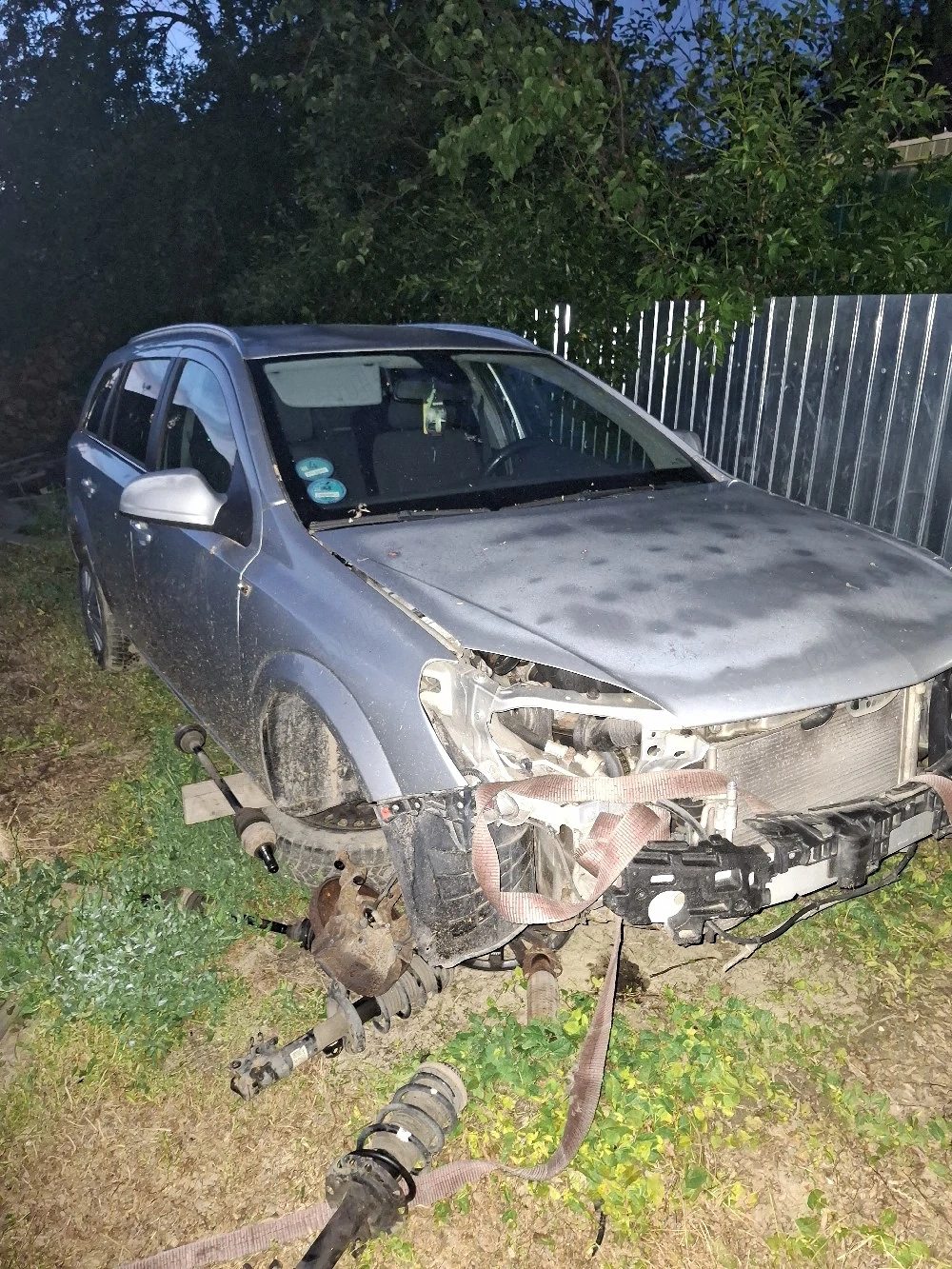 Dezmembrez Opel Astra H