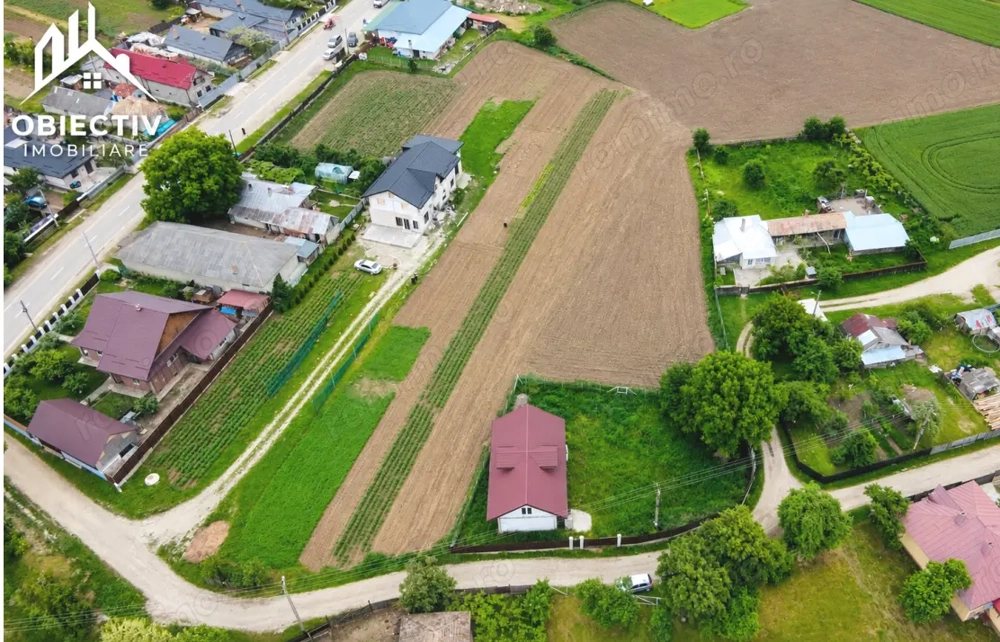 Casă + teren 2335 mp de vânzare – comuna Bodesti