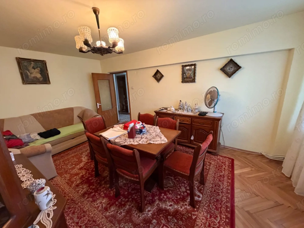Apartament 3 camere, etaj 2 - Cugir