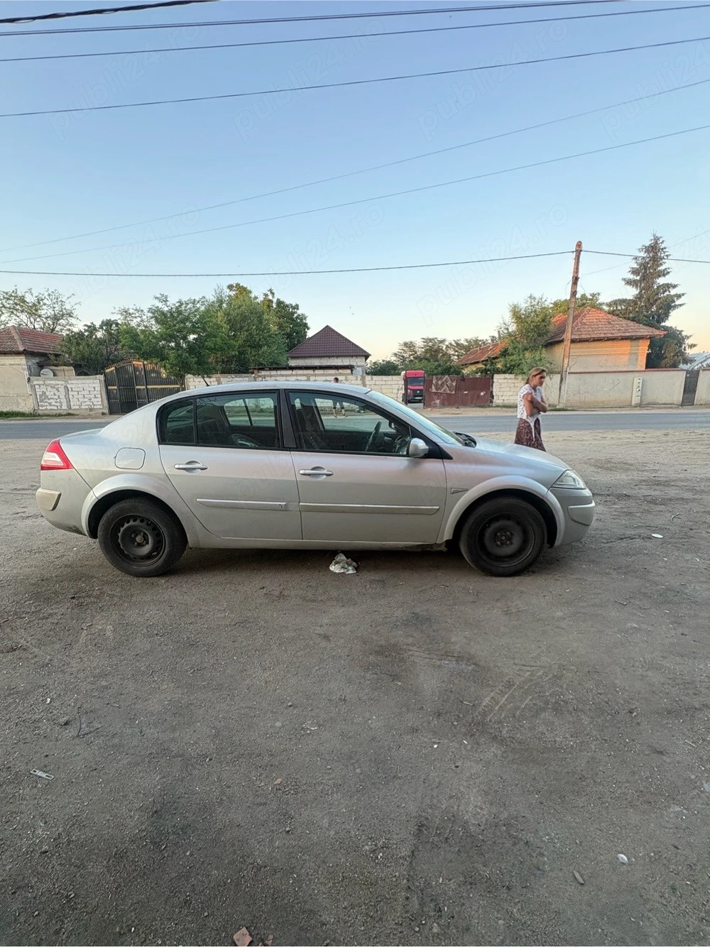 Vând sau Schimb  Renualt Megane 2 -An 2007 -Motor 1.4 Benzină cu GAZ -Mașina pornește la sfert de ch