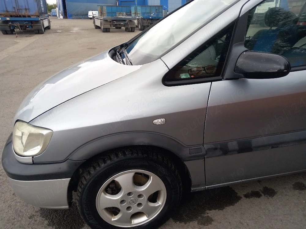 Vând Opel Zafira 