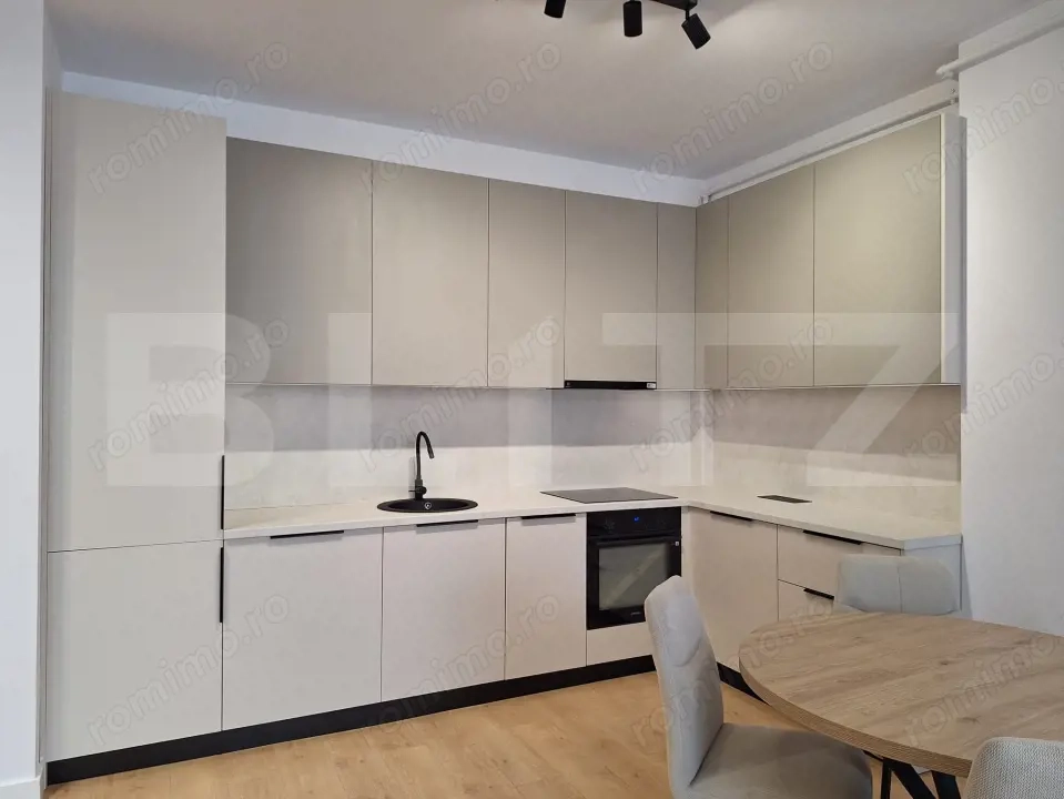 Apartament lux 2 camere 45 mp, terasa 10.30 mp, etaj intermediar, garaj, Eroilor